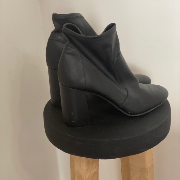 ABOUND | slip on block heel booties - Picture 2 of 7